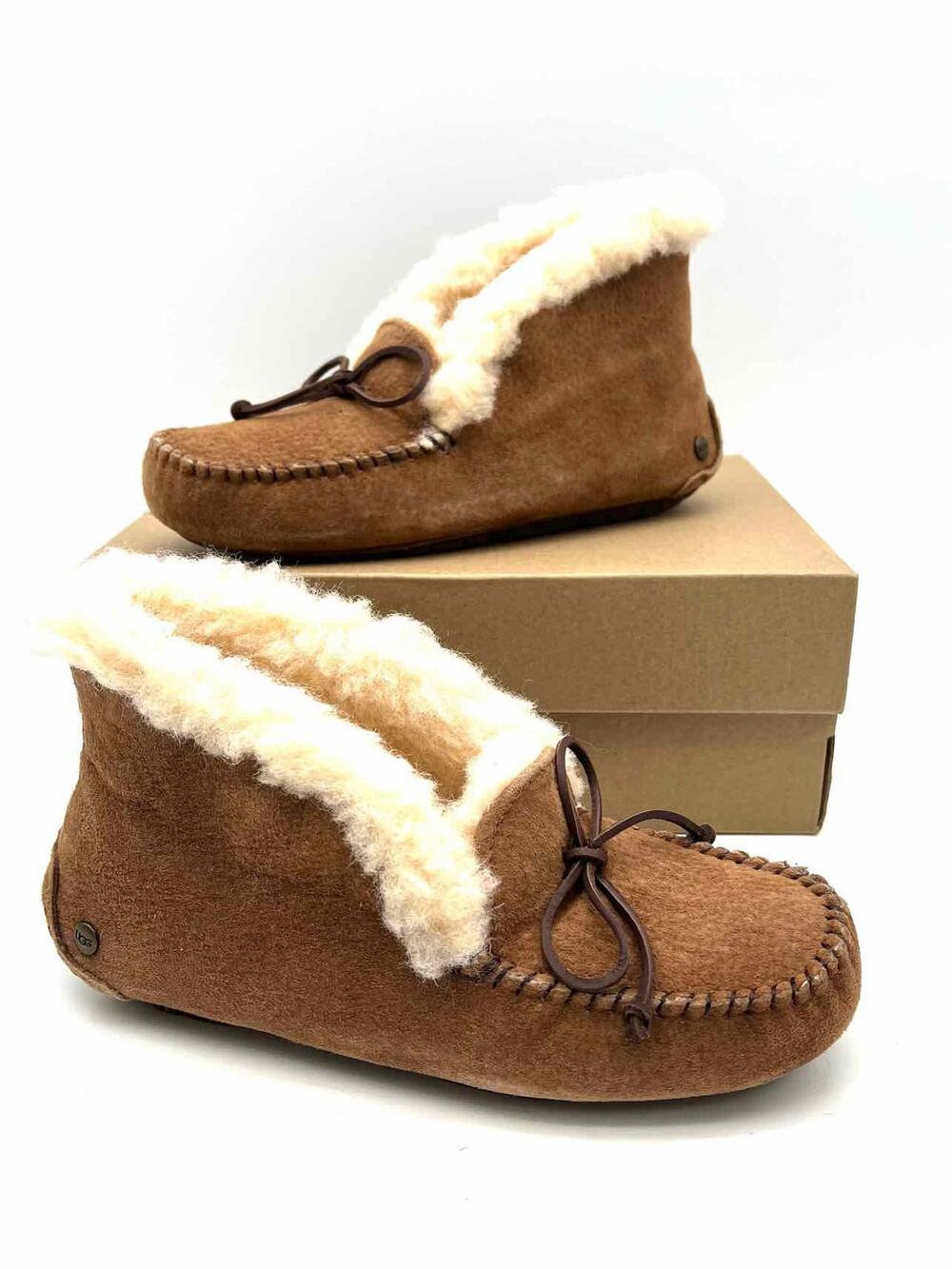 UGG Size 5 Tan Lace-Up Suede W/ BOX!!! Shoes Moccasins